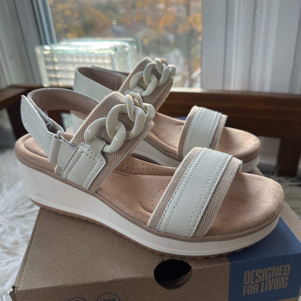 Clarks White and Tan Sandals with Chain Detail